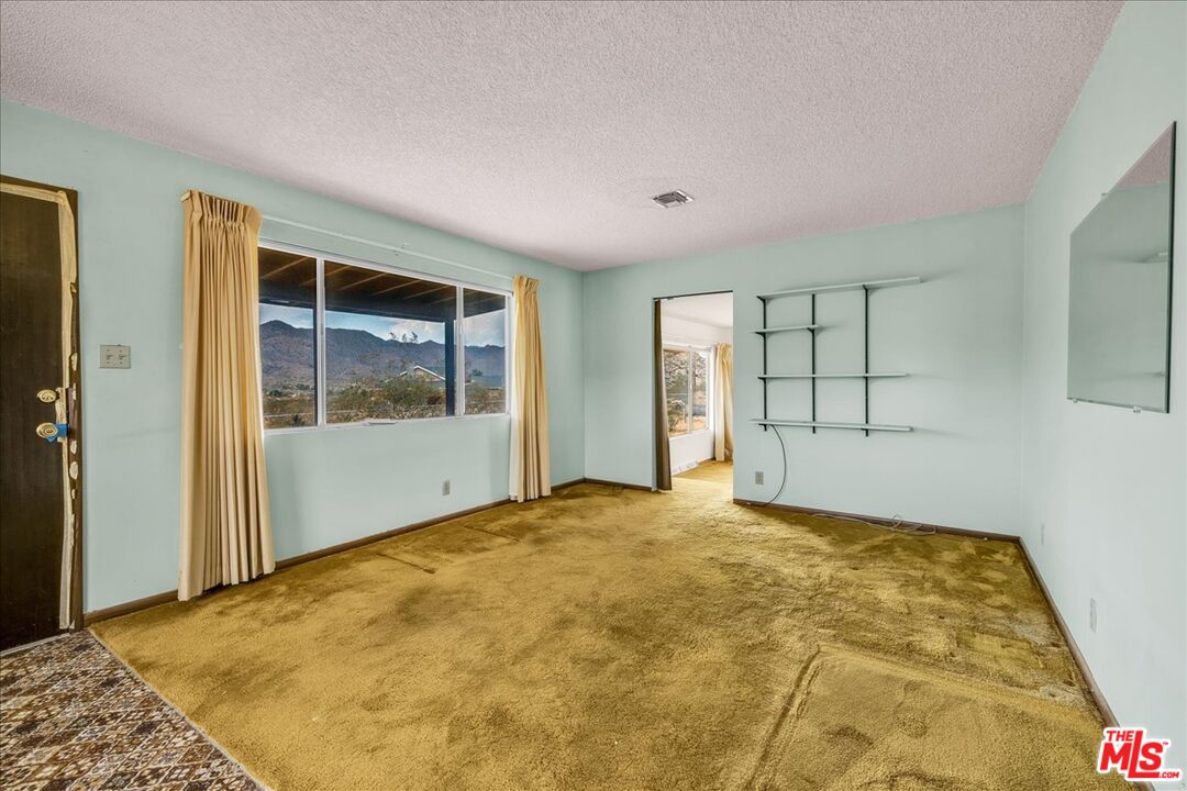 8686 Uphill Road Joshua Tree, CA 92252 - Photo 8 of 44 Gallery Image 8