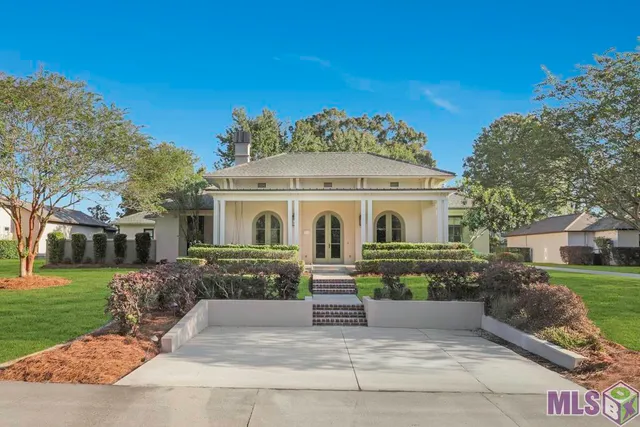 $970,000 | 15009 Via Horti Court, Baton Rouge, LA 70810