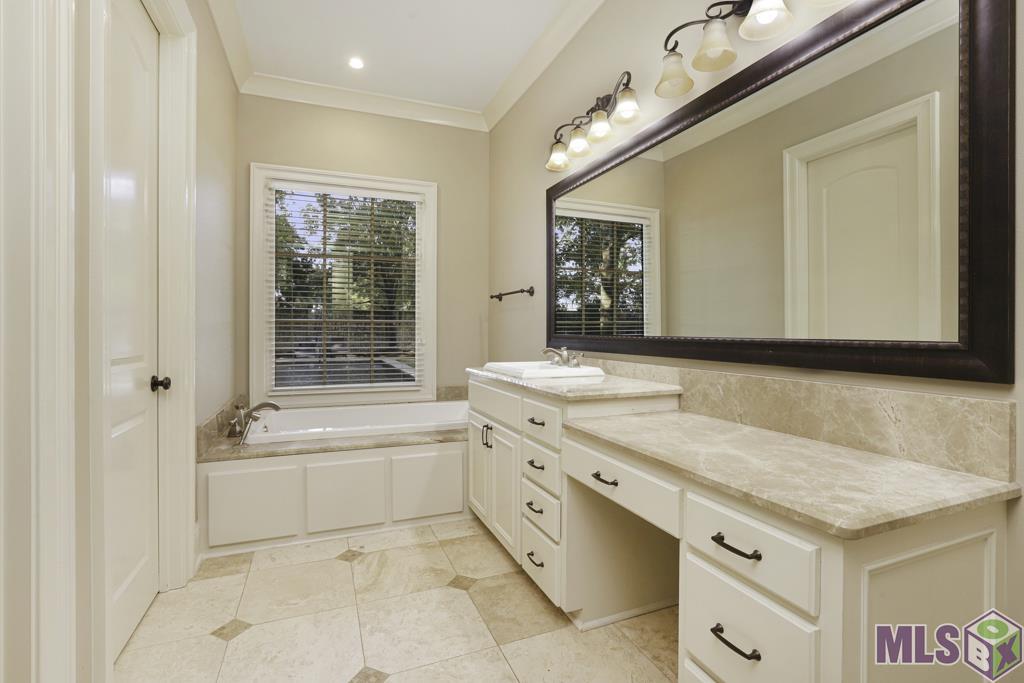 15009 Via Horti Court Baton Rouge, LA 70810 - Photo 24 of 59