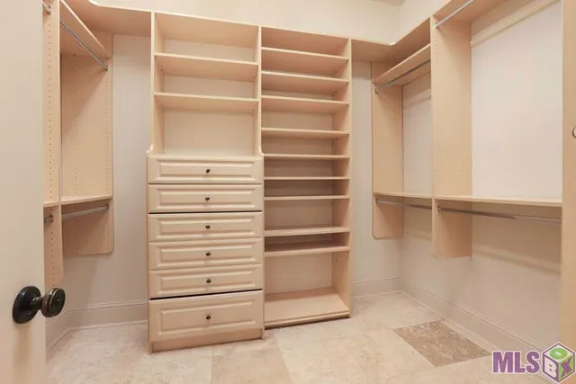 $970,000 | 15009 Via Horti Court, Baton Rouge, LA 70810