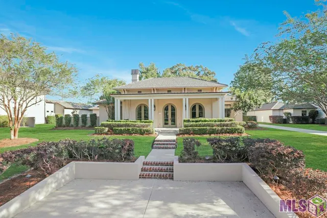 $970,000 | 15009 Via Horti Court, Baton Rouge, LA 70810