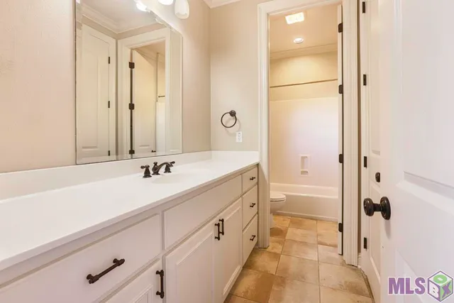 $970,000 | 15009 Via Horti Court, Baton Rouge, LA 70810