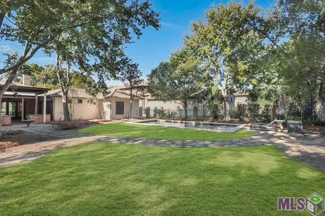 $970,000 | 15009 Via Horti Court, Baton Rouge, LA 70810
