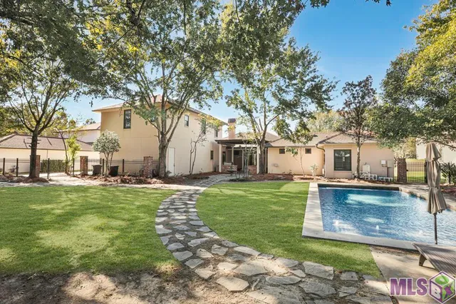 $970,000 | 15009 Via Horti Court, Baton Rouge, LA 70810