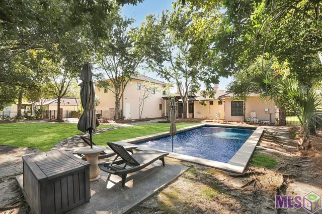 $970,000 | 15009 Via Horti Court, Baton Rouge, LA 70810