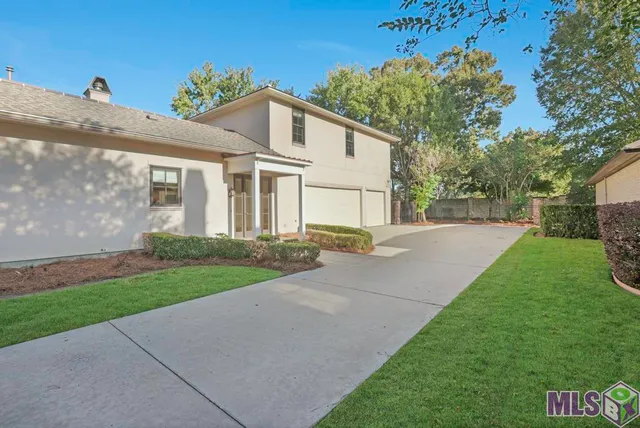 $970,000 | 15009 Via Horti Court, Baton Rouge, LA 70810