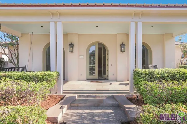$970,000 | 15009 Via Horti Court, Baton Rouge, LA 70810