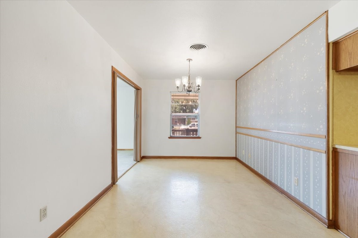1403 Marlock Lane Pasadena, TX 77502 - Photo 6 of 32 a view of a hallway with windows