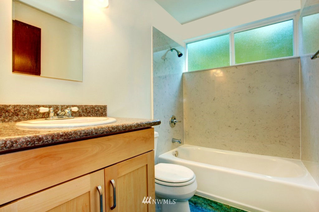 809 216th Street Southwest Bothell, WA 98021 - Photo 11 of 17