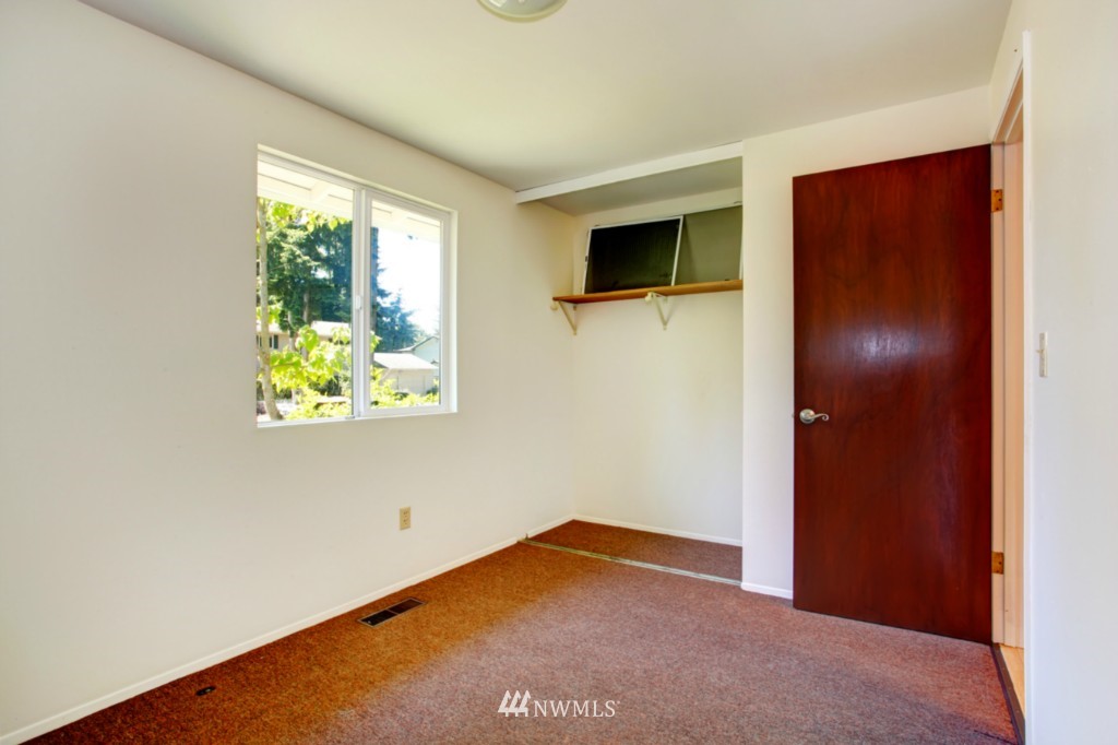 809 216th Street Southwest Bothell, WA 98021 - Photo 13 of 17