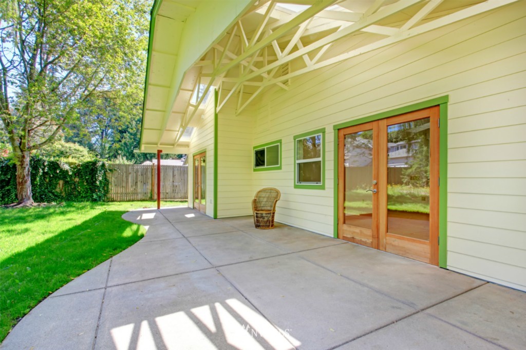 809 216th Street Southwest Bothell, WA 98021 - Photo 15 of 17