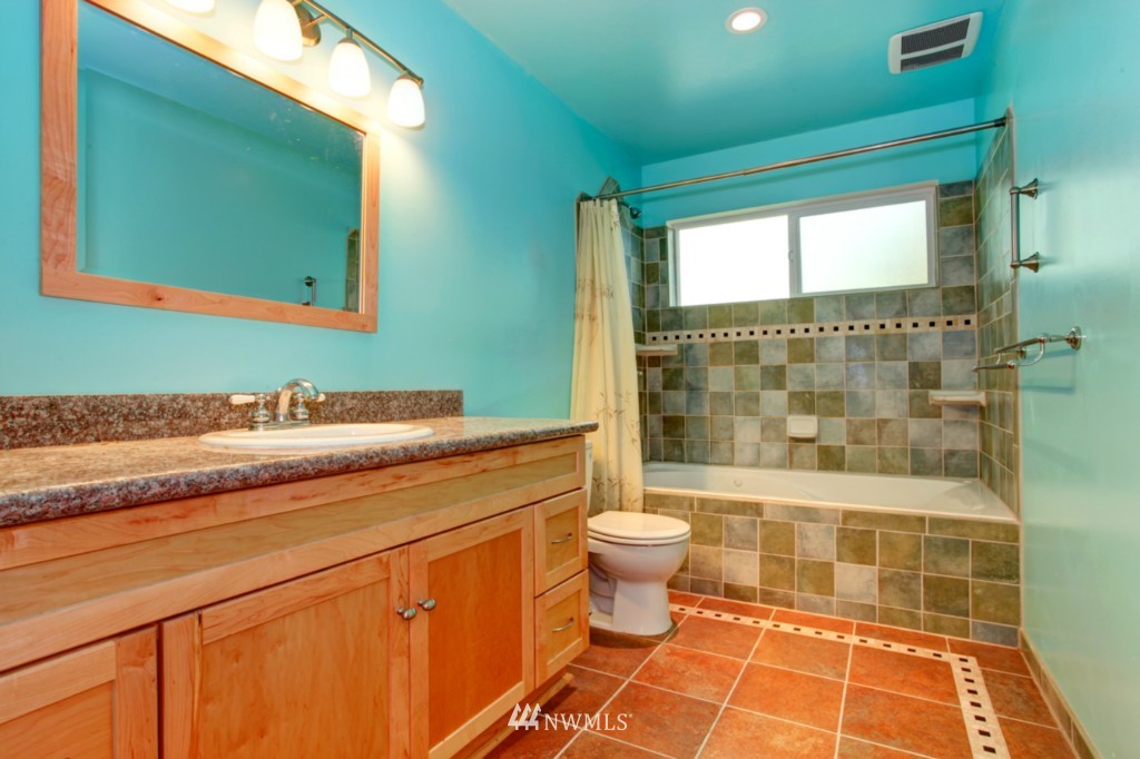 809 216th Street Southwest Bothell, WA 98021 - Photo 9 of 17