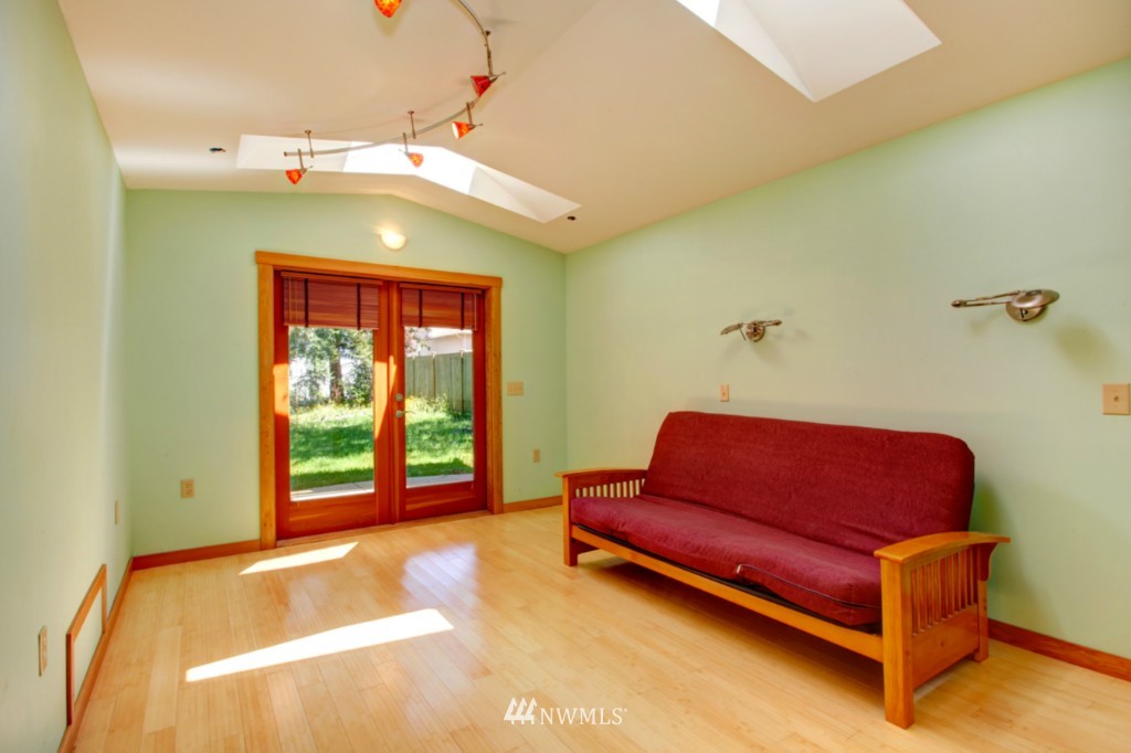 809 216th Street Southwest Bothell, WA 98021 - Photo 10 of 17