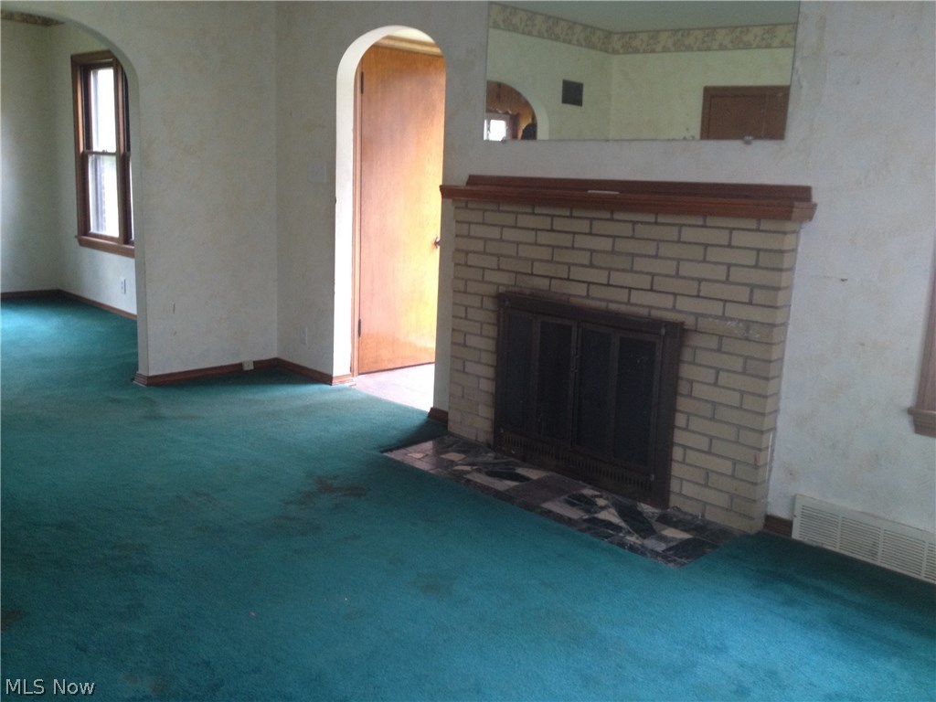 1316 Bears Den Road Youngstown, OH 44511 - Photo 4 of 13 Gallery Image 4