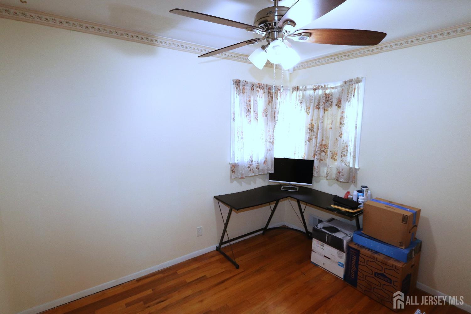 89 Oak Lane Edison, NJ 08817 - Photo 13 of 27