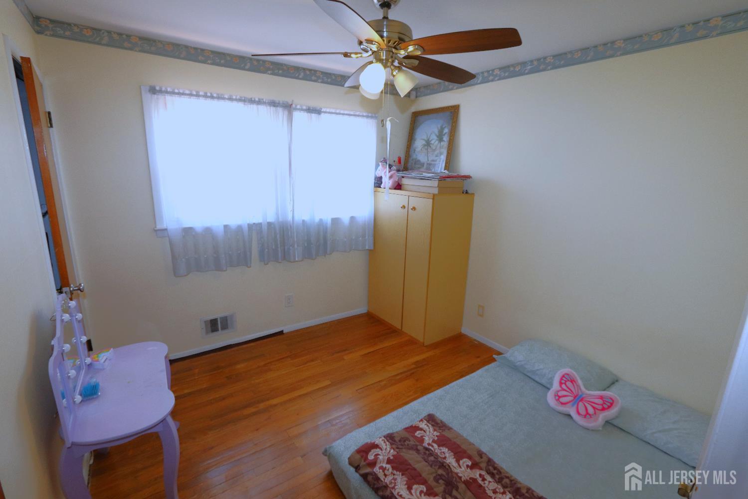 89 Oak Lane Edison, NJ 08817 - Photo 14 of 27