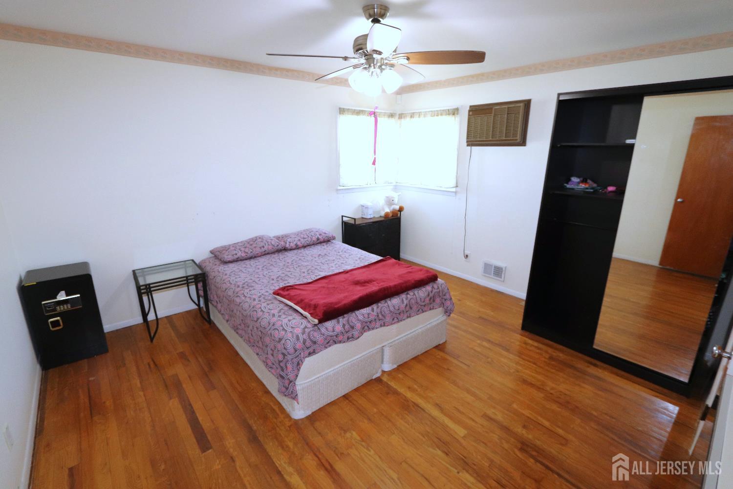 89 Oak Lane Edison, NJ 08817 - Photo 16 of 27