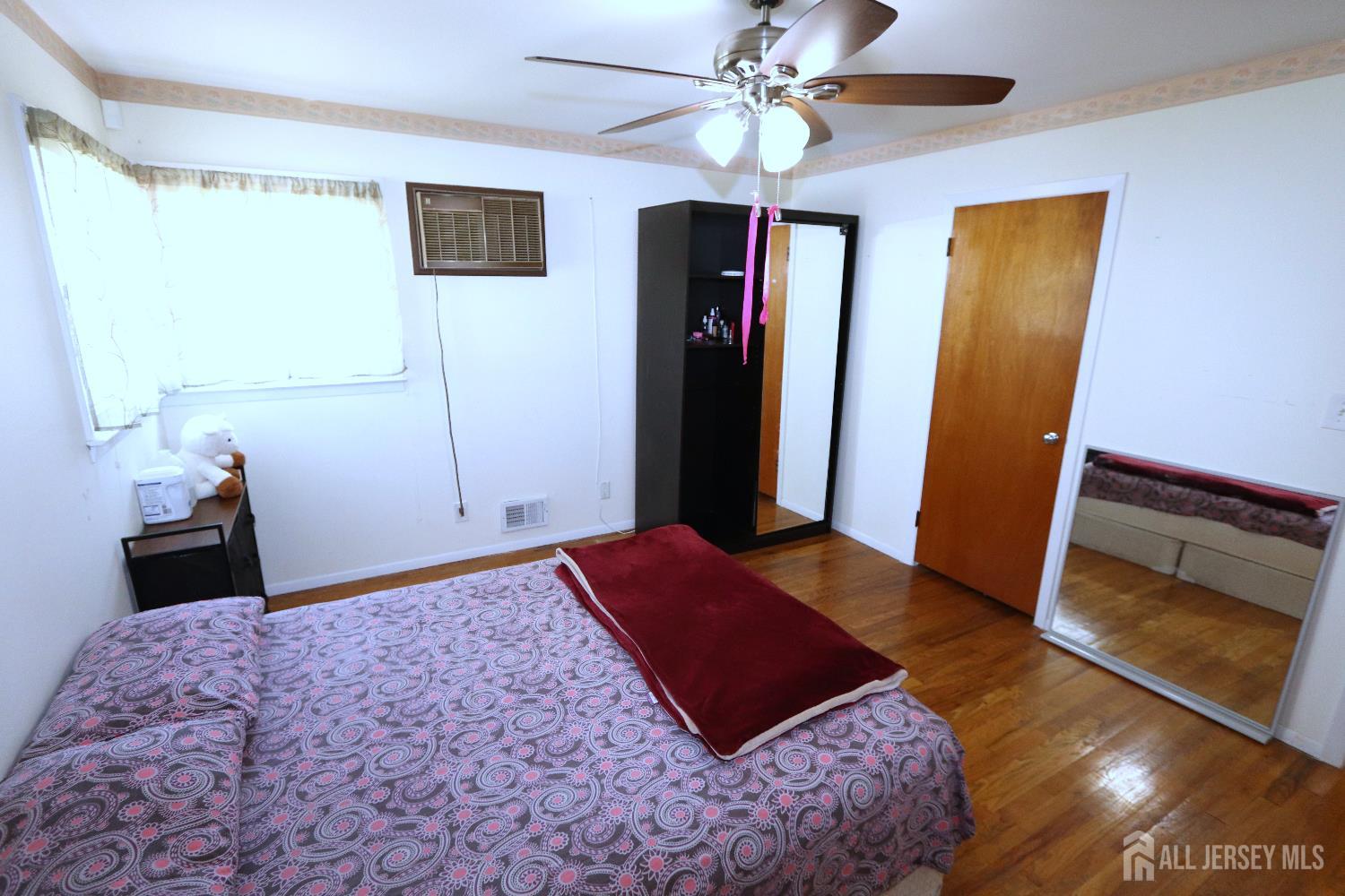 89 Oak Lane Edison, NJ 08817 - Photo 17 of 27