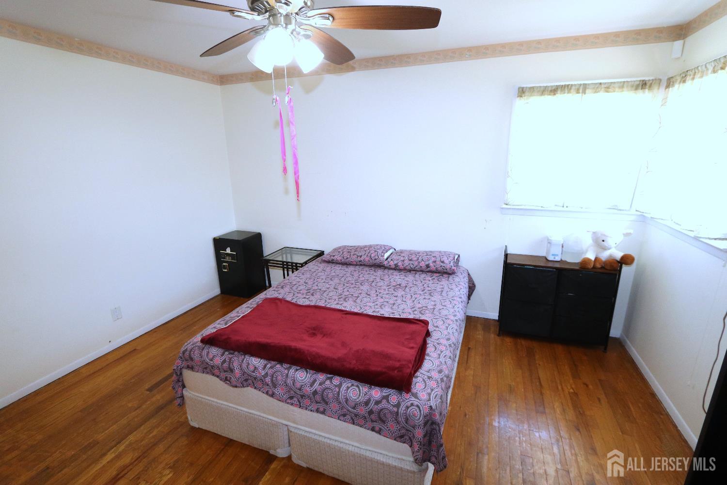 89 Oak Lane Edison, NJ 08817 - Photo 18 of 27