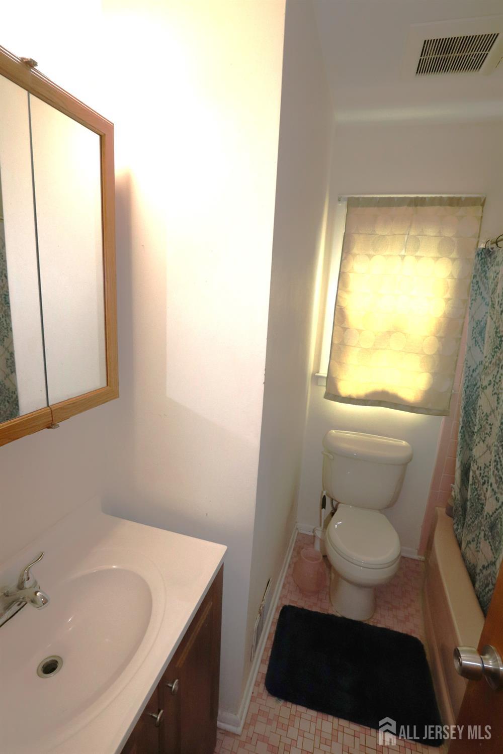 89 Oak Lane Edison, NJ 08817 - Photo 19 of 27
