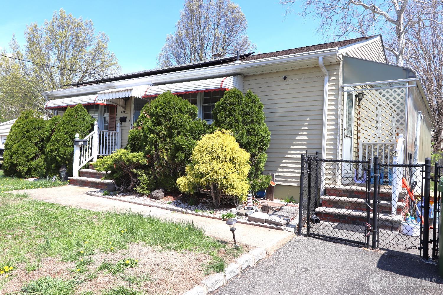 89 Oak Lane Edison, NJ 08817 - Photo 2 of 27