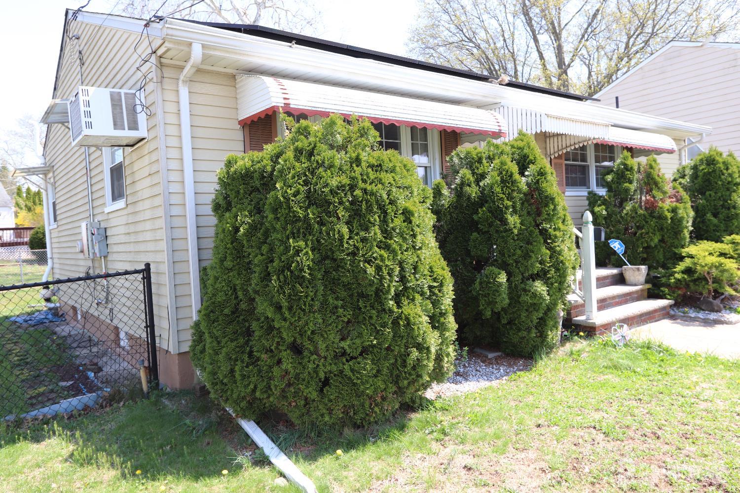 89 Oak Lane Edison, NJ 08817 - Photo 5 of 27