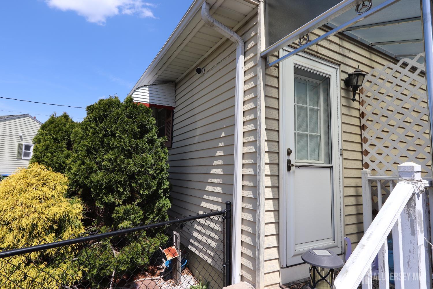 89 Oak Lane Edison, NJ 08817 - Photo 6 of 27