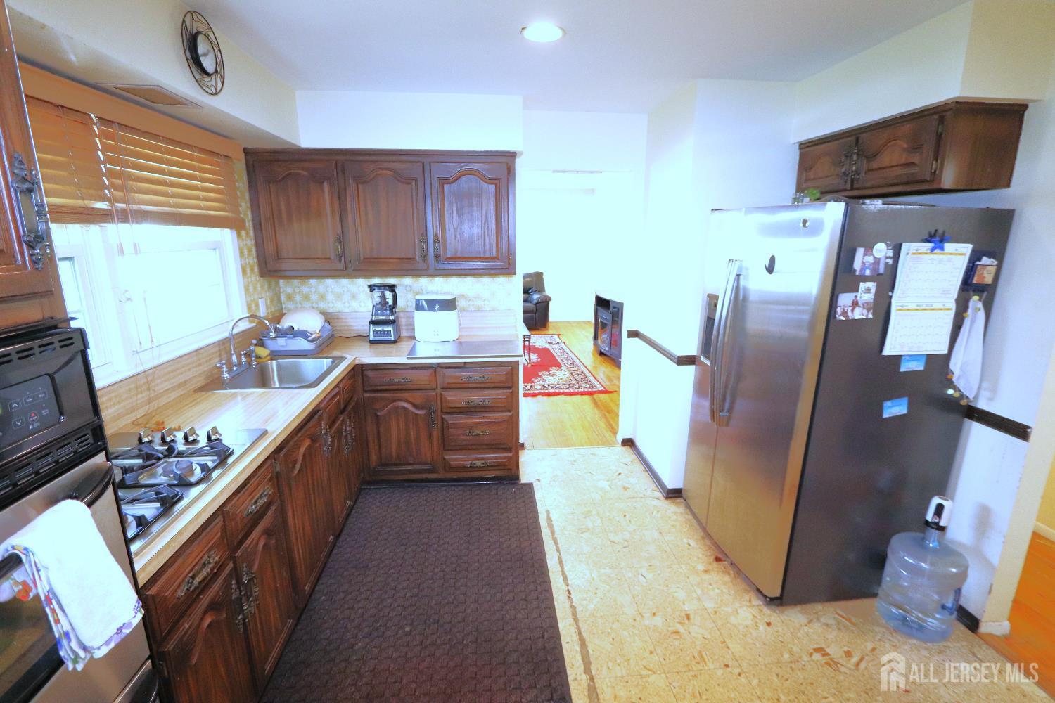 89 Oak Lane Edison, NJ 08817 - Photo 9 of 27
