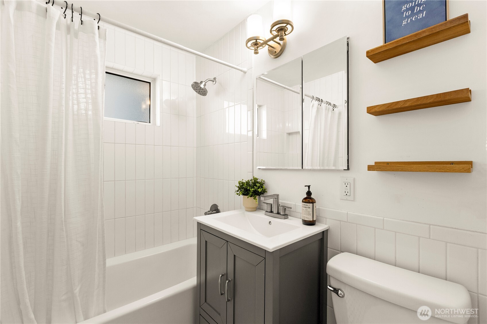 14052 Midvale Avenue North Seattle, WA 98133 - Photo 24 of 29