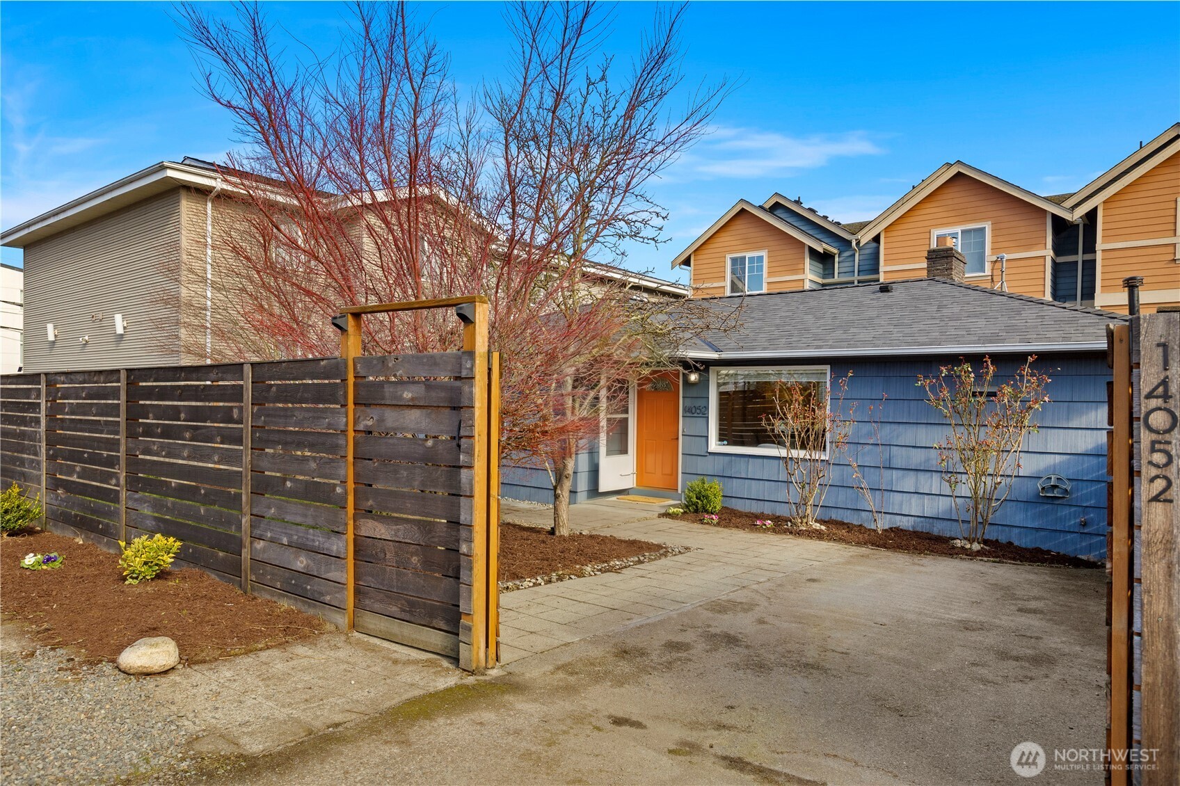 14052 Midvale Avenue North Seattle, WA 98133 - Photo 3 of 29