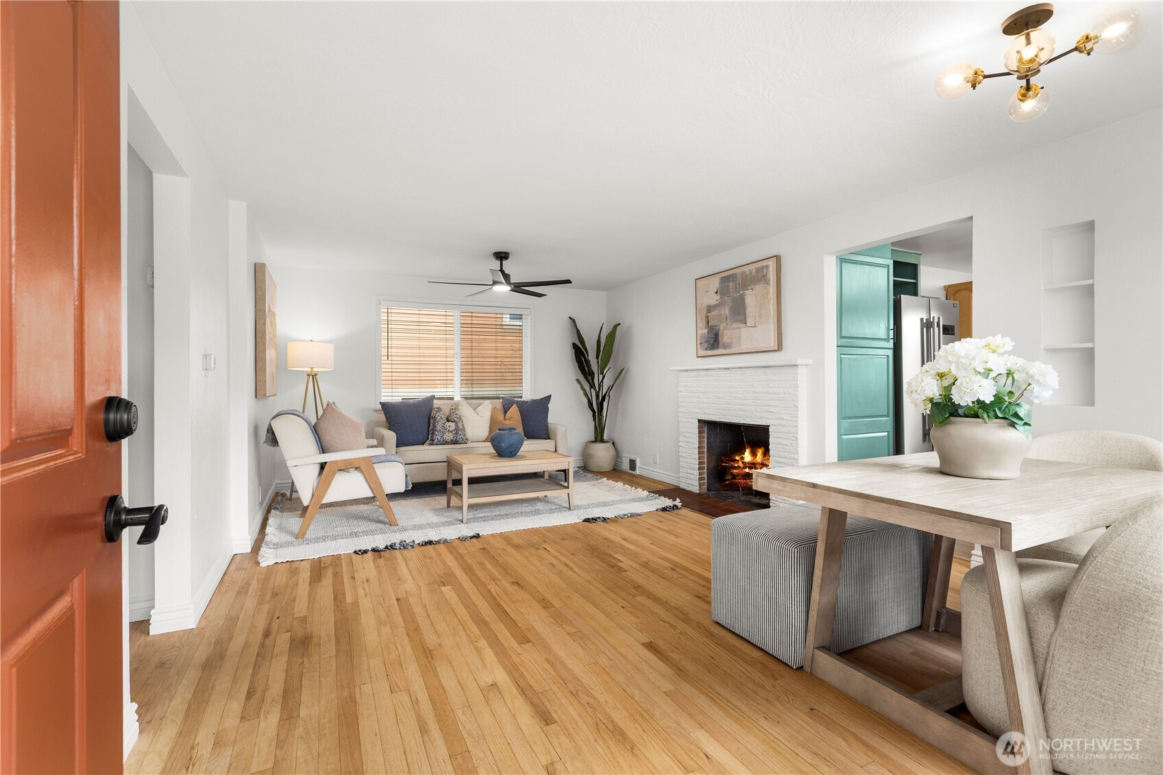 14052 Midvale Avenue North Seattle, WA 98133 - Photo 4 of 29