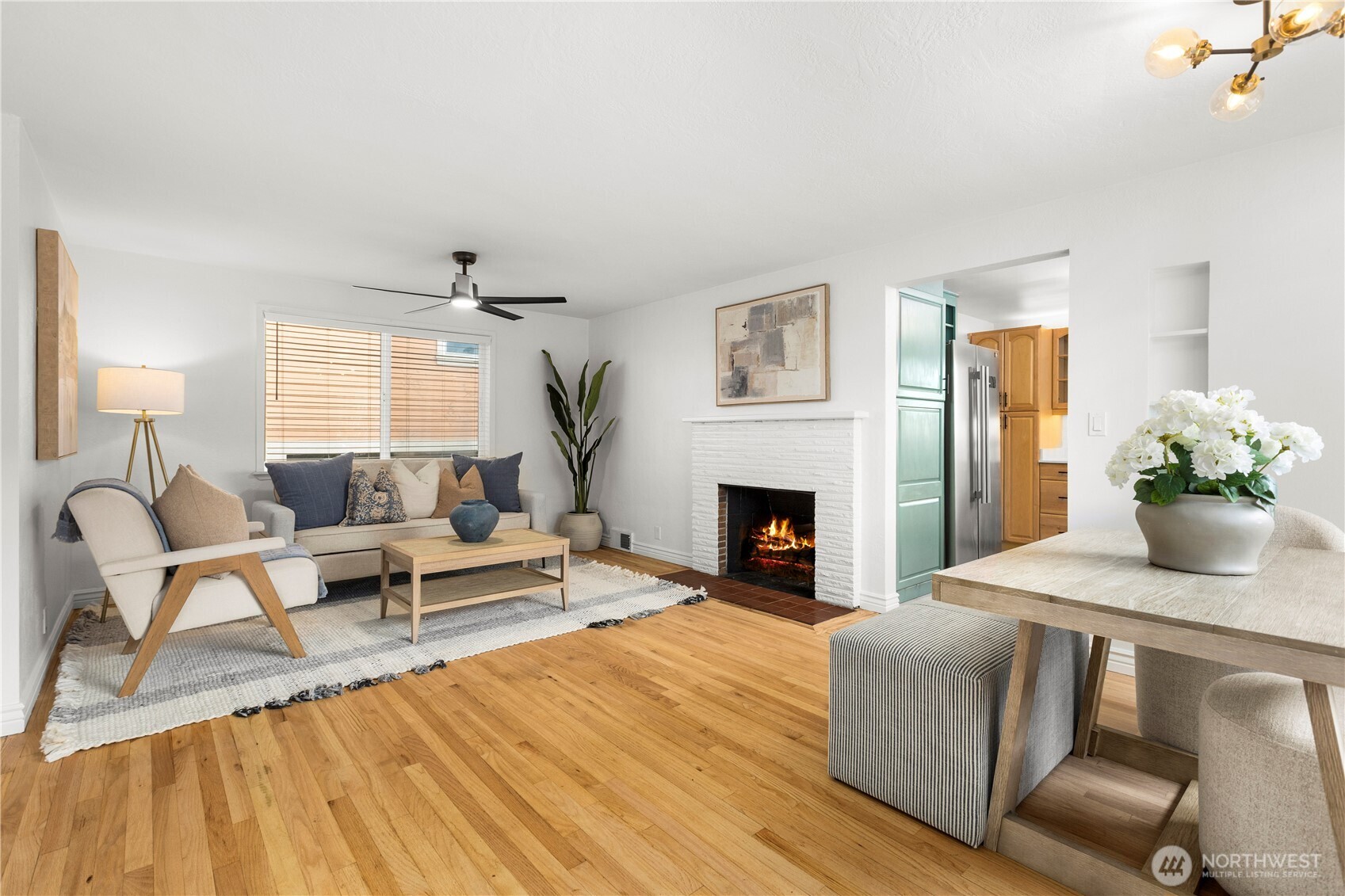 14052 Midvale Avenue North Seattle, WA 98133 - Photo 5 of 29