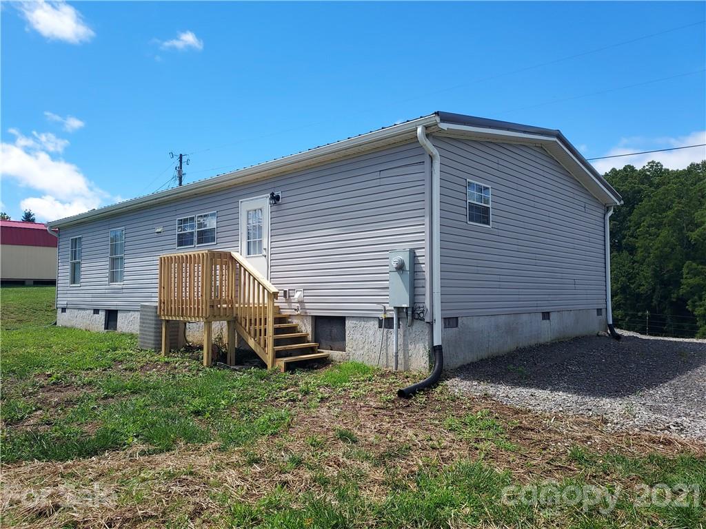 175 Franklin Knoll Road Alexander, NC 28701 - Photo 3 of 23 Gallery Image 3