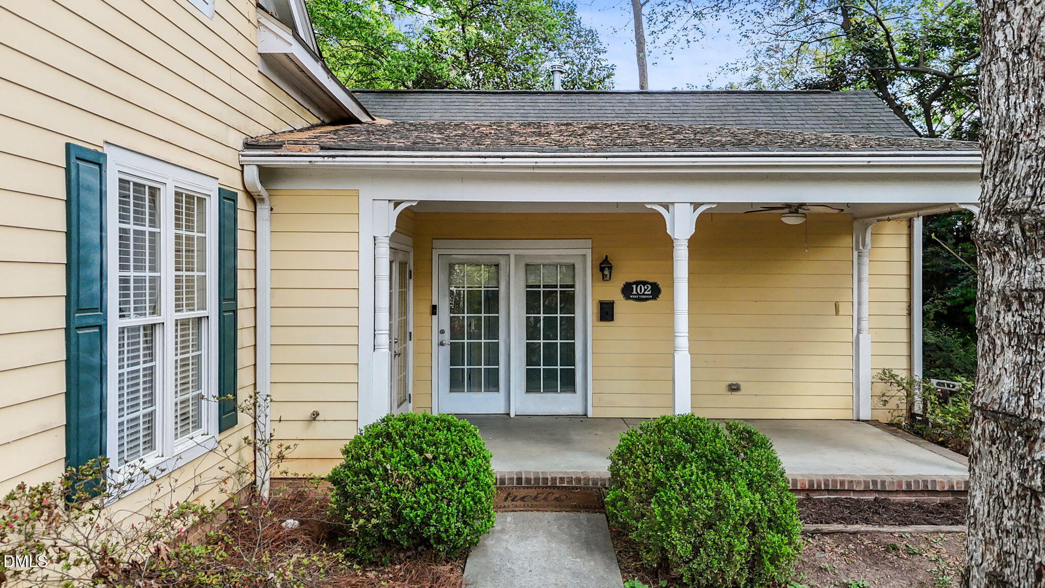 554 South Main Street Wake Forest, NC 27587 - Photo 56 of 78 a front view of a house with garden