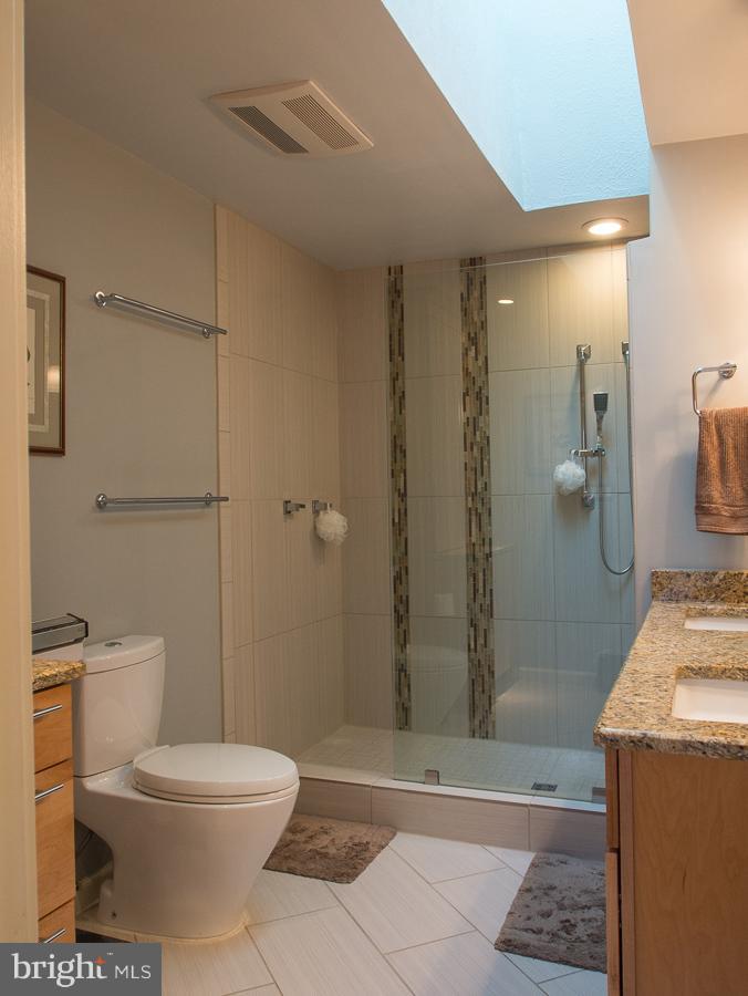 2228 Cedar Cove Court Reston, VA 20191 - Photo 15 of 27 Bath (Master)