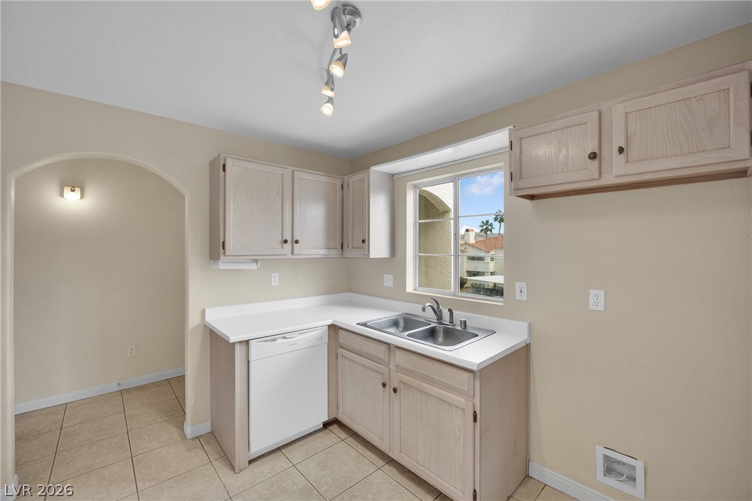 698 South Racetrack Road, Unit 1022 Henderson, NV 89015 - Photo 5 of 31 Gallery Image 5
