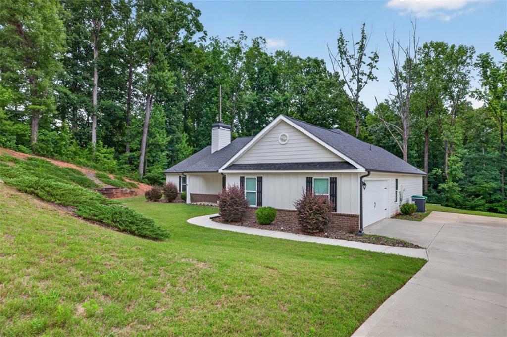 561 Oconee Lane Commerce, GA 30529 - Photo 2 of 52