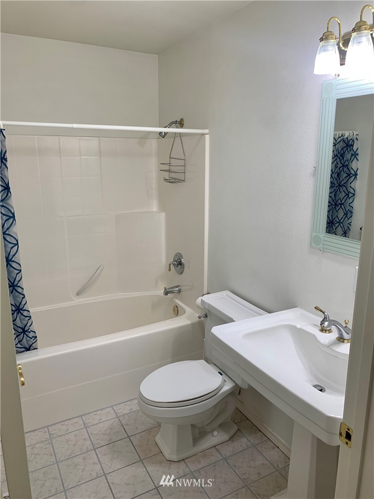 5703 Ahtanum Road Yakima, WA 98903 - Photo 12 of 39 Gallery Image 12