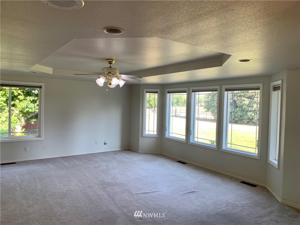 5703 Ahtanum Road Yakima, WA 98903 - Photo 9 of 39 Gallery Image 9