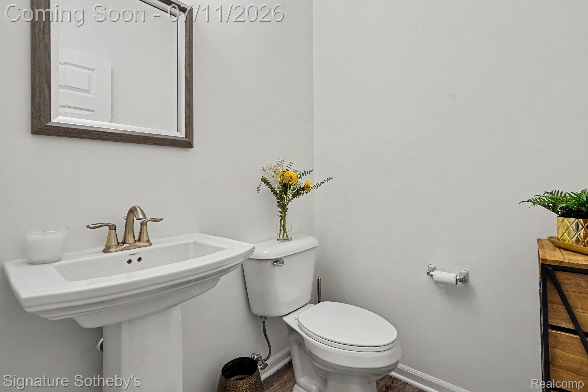 2500 Normandy Road, Unit 40 Royal Oak, MI 48073 - Photo 15 of 26 Pedestal sink with bronze-finish faucet