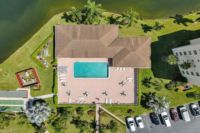 $2,200 | 301 Southeast 3rd Street, Unit 110, Dania Beach, FL 33004