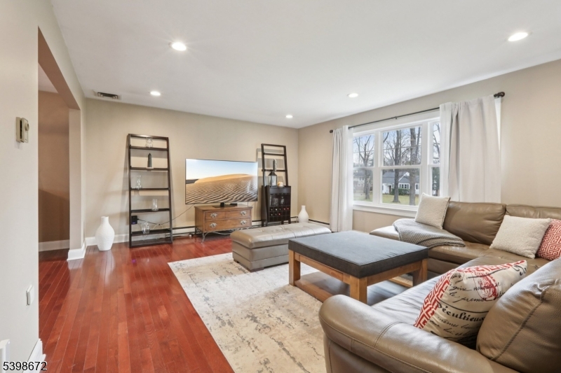 22 Cooper Lane Chester, NJ 07930 - Photo 13 of 35