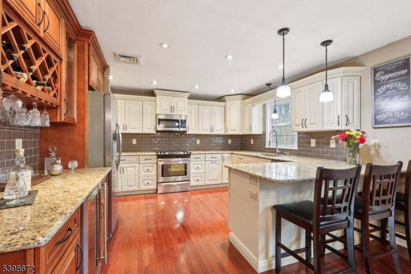 22 Cooper Lane Chester, NJ 07930 - Photo 15 of 35