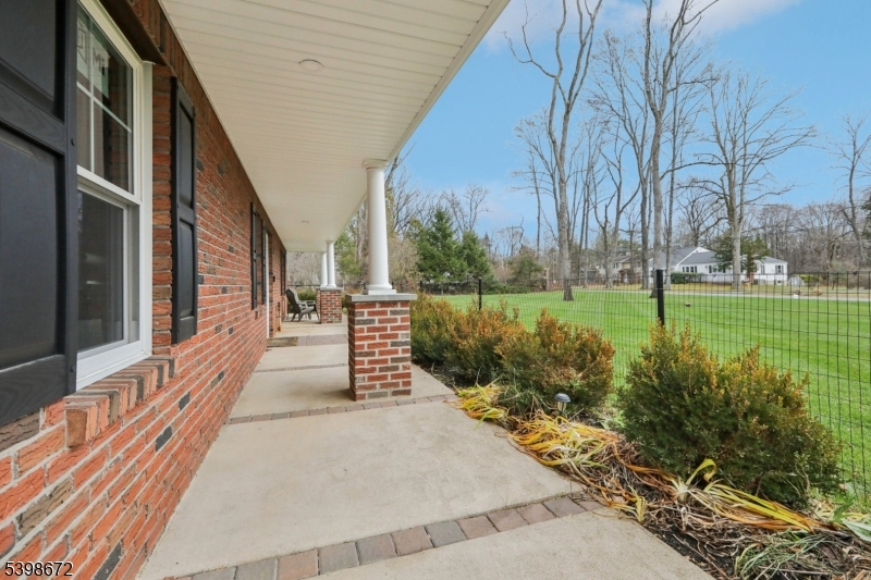 22 Cooper Lane Chester, NJ 07930 - Photo 4 of 35