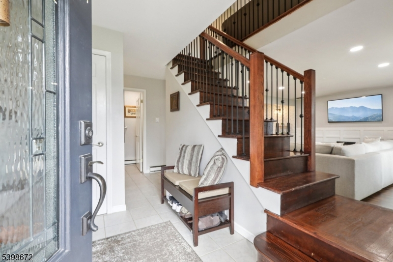 22 Cooper Lane Chester, NJ 07930 - Photo 5 of 35