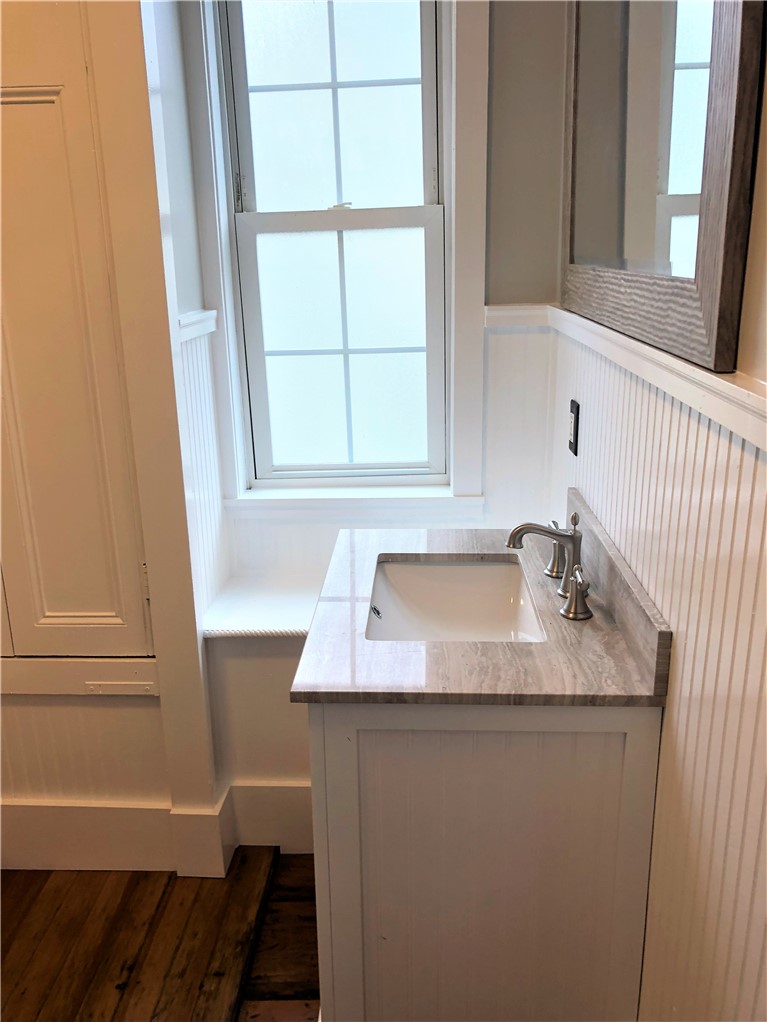 283 Spring Street, Unit 2 Newport, RI 02840 - Photo 7 of 15