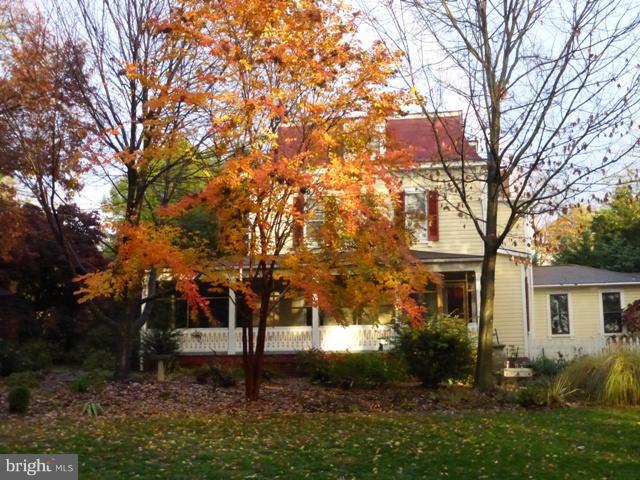 2200 Salisbury Road Silver Spring, MD 20910 - Photo 22 of 26 a view of a house with a yard