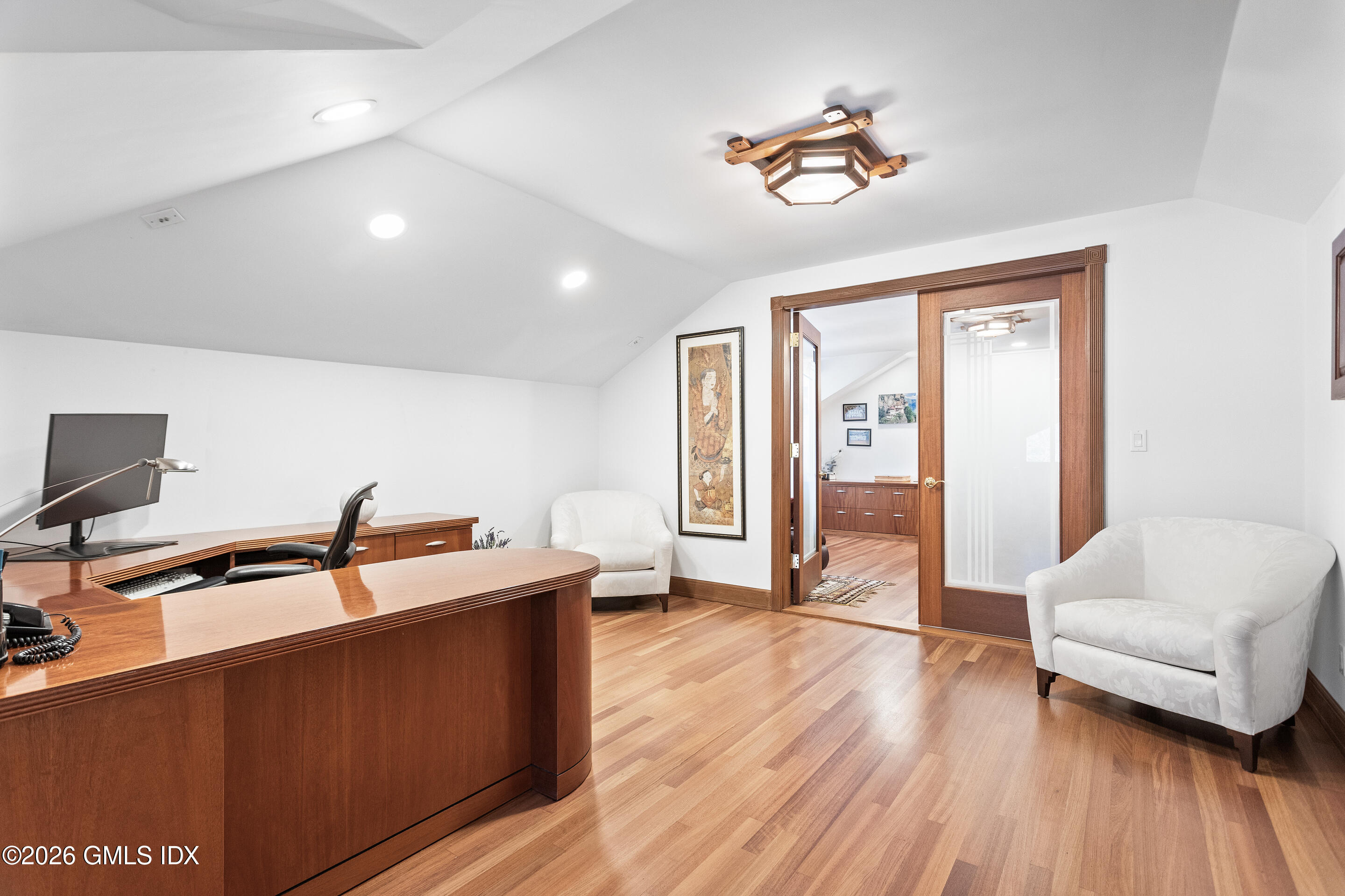 386 North Street Greenwich, CT 06830 - Photo 19 of 31 Primary Bedroom office