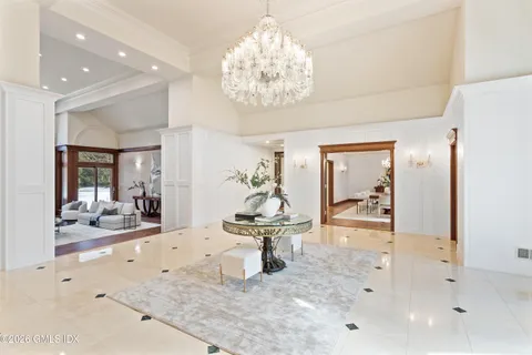 $6,495,000 | 386 North Street, Greenwich, CT 06830