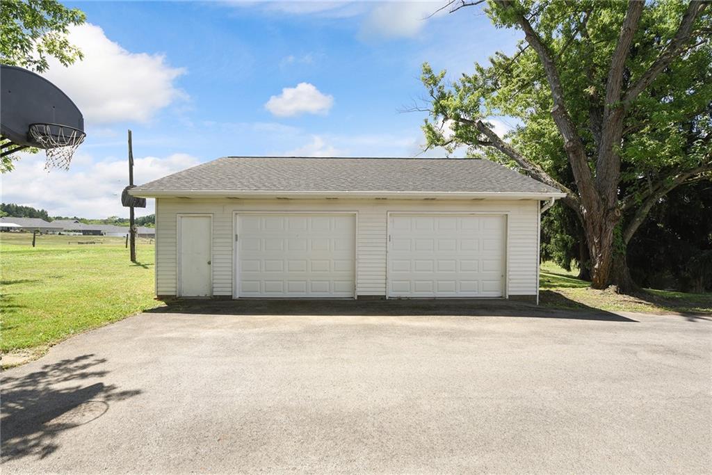 8670 Peters Road Cranberry Township, PA 16066 - Photo 15 of 21 Gallery Image 15